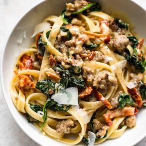 Creamy Tuscan Sausage Pasta w/ Votlage Garlic Bread