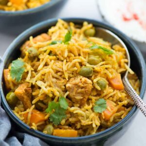 Curried Chicken & Brown Rice Bowl - Clean Eating